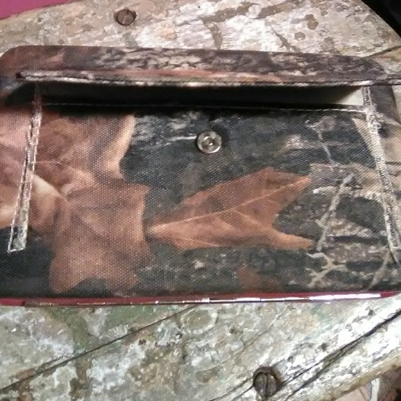 Pink & Camo Jeweled Cross Clutch/Wallet! (: - Picture 3 of 7